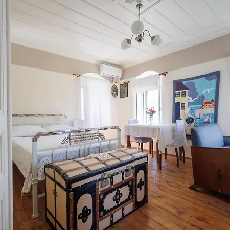 Valira's Antique House - A Timeless Getaway