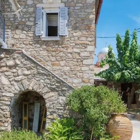 Valira's Antique House - A Timeless Getaway Tatil Evi Valíra