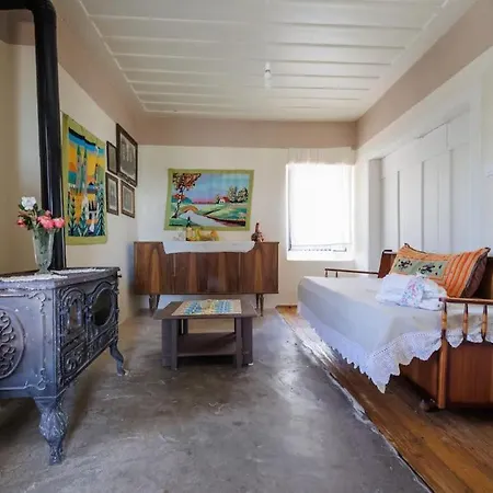 Valira's Antique House - A Timeless Getaway