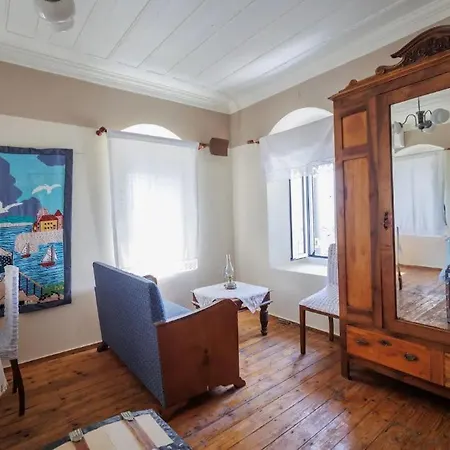 Tatil Evi Valira's Antique House - A Timeless Getaway *