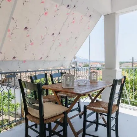 Valira's Antique House - A Timeless Getaway